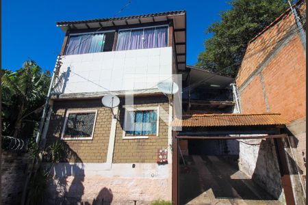 Fachada de casa à venda com 2 quartos, 100m² em Vila Assunção, Porto Alegre