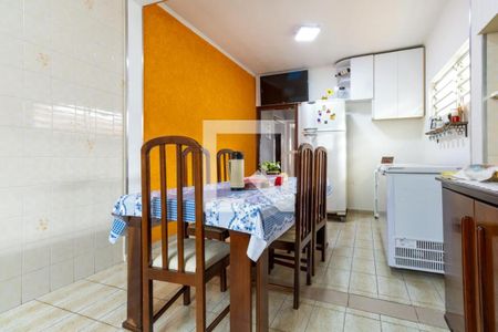 Casa à venda com 3 quartos, 318m² em Vila Vitória, Santo André