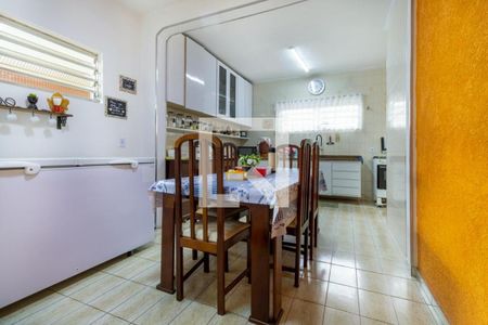 Casa à venda com 3 quartos, 318m² em Vila Vitória, Santo André