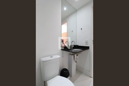 Banheiro de kitnet/studio para alugar com 1 quarto, 31m² em Indianópolis, São Paulo