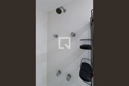 Banheiro de kitnet/studio para alugar com 1 quarto, 31m² em Indianópolis, São Paulo