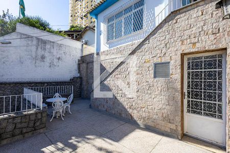 Quintal de casa à venda com 3 quartos, 269m² em Fátima, Niterói