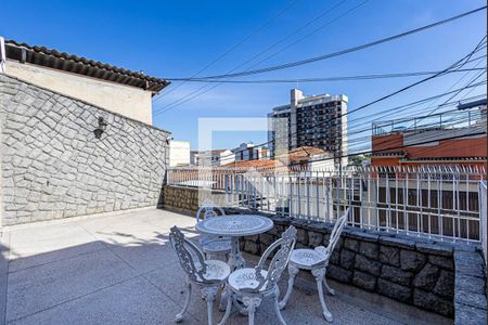 Quintal de casa à venda com 3 quartos, 269m² em Fátima, Niterói