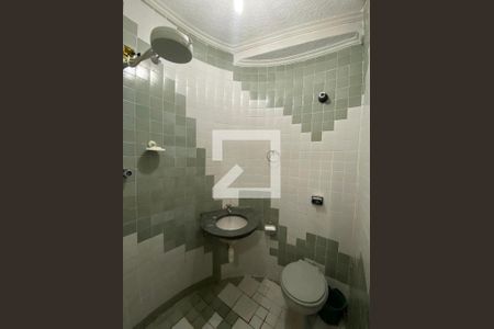 Banheiro da Área Externa de casa à venda com 5 quartos, 340m² em Vila Galvão, Guarulhos