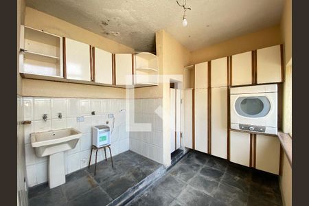 Área de Serviço de casa à venda com 5 quartos, 340m² em Vila Galvão, Guarulhos