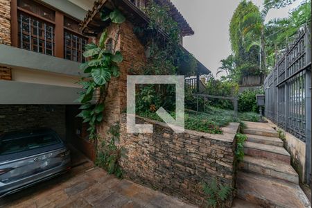 Garagem de casa à venda com 5 quartos, 480m² em Belvedere, Belo Horizonte