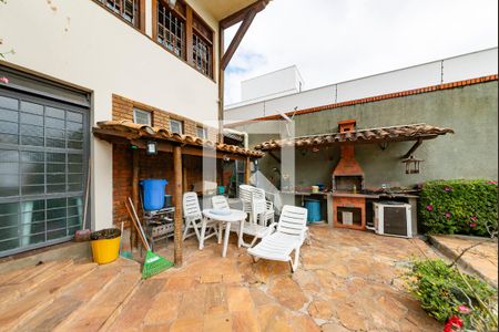 Quintal de casa à venda com 5 quartos, 480m² em Belvedere, Belo Horizonte
