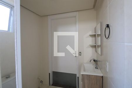 Banheiro de apartamento à venda com 2 quartos, 53m² em Olaria, Canoas