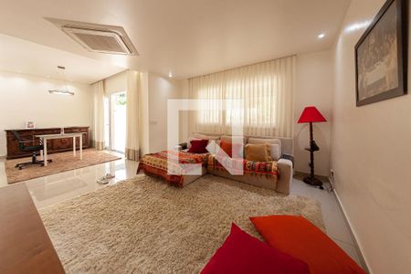 Casa à venda com 5 quartos, 312m² em Piratininga, Niterói