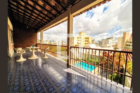 Sacada de casa à venda com 4 quartos, 403m² em Cidade Nova, Belo Horizonte