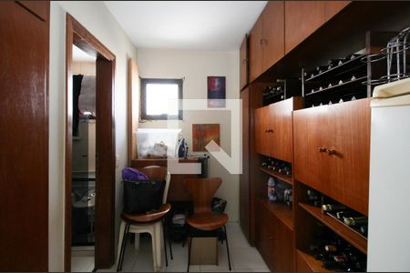Quarto de Serviço de apartamento à venda com 3 quartos, 179m² em Vila Suzana, São Paulo