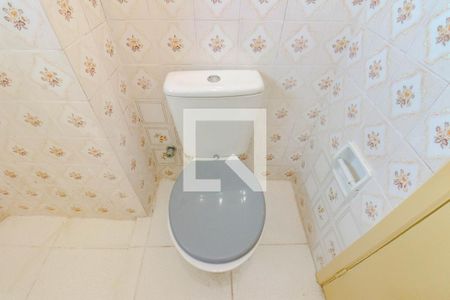 Banheiro de apartamento para alugar com 2 quartos, 60m² em Jardim do Salso, Porto Alegre