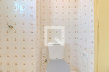 Banheiro de apartamento para alugar com 2 quartos, 60m² em Jardim do Salso, Porto Alegre