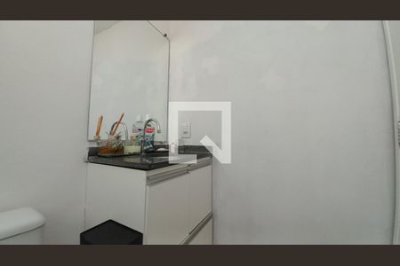 Banheiro de apartamento à venda com 2 quartos, 51m² em Jardim Samambaia, Campinas