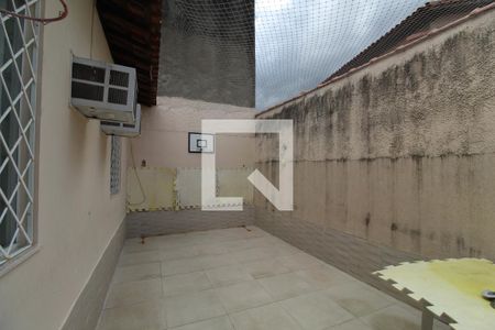 Fundos da casa de casa de condomínio à venda com 4 quartos, 200m² em Taquara, Rio de Janeiro