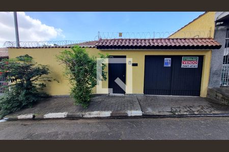 Fachada de casa à venda com 3 quartos, 135m² em Jardim Maria Helena, Guarulhos