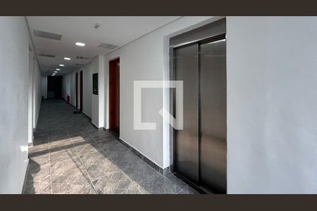 Hall de Elevadores de kitnet/studio para alugar com 1 quarto, 19m² em Vila Castelo, São Paulo