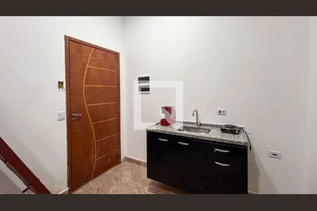 Cozinha de kitnet/studio para alugar com 1 quarto, 19m² em Vila Castelo, São Paulo