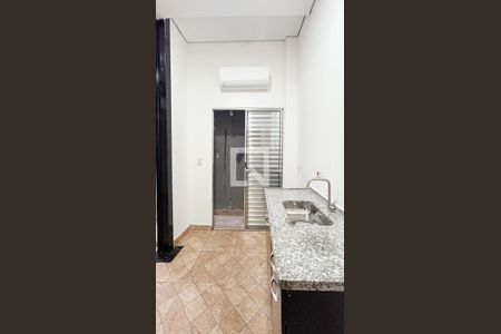 Cozinha de kitnet/studio para alugar com 1 quarto, 19m² em Vila Castelo, São Paulo