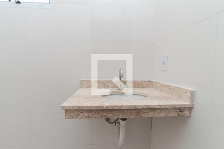 Banheiro de apartamento à venda com 1 quarto, 33m² em Vila Constança, São Paulo