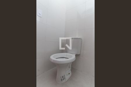 Banheiro de apartamento à venda com 1 quarto, 32m² em Vila Constança, São Paulo