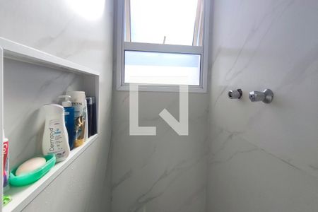 Banheiro de apartamento à venda com 2 quartos, 51m² em Jardim Nova Europa, Campinas