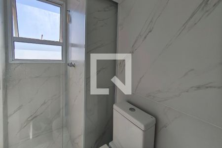 Banheiro de apartamento à venda com 2 quartos, 51m² em Jardim Nova Europa, Campinas