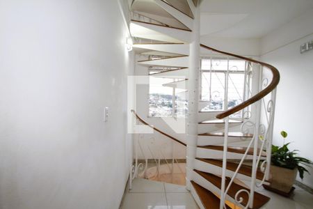 Escada para 3 andar cobertura de apartamento à venda com 5 quartos, 150m² em Santa Lúcia, Belo Horizonte