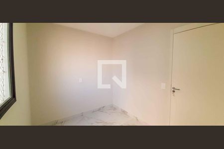 Quarto de apartamento para alugar com 2 quartos, 43m² em Metalúrgicos, Osasco