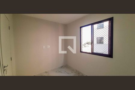 Quarto de apartamento para alugar com 2 quartos, 43m² em Metalúrgicos, Osasco