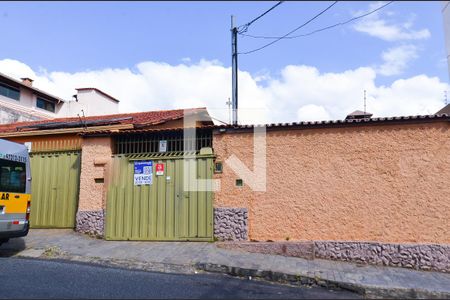 Fachada de casa para alugar com 5 quartos, 400m² em Sagrada Família, Belo Horizonte