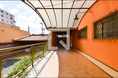 Garagem de casa para alugar com 5 quartos, 400m² em Sagrada Família, Belo Horizonte
