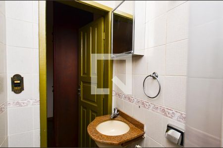 Banheiro suíte 3 de casa para alugar com 5 quartos, 400m² em Sagrada Família, Belo Horizonte