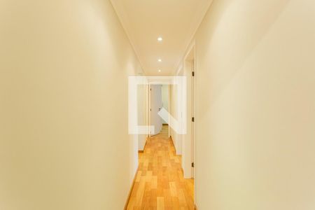 Corredor de apartamento para alugar com 3 quartos, 154m² em Vila Nova Conceição, São Paulo