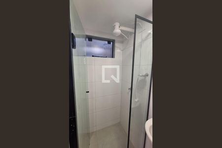 Banheiro de kitnet/studio para alugar com 1 quarto, 25m² em Jardim Marcato, Suzano