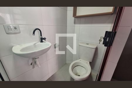 Banheiro de kitnet/studio para alugar com 1 quarto, 25m² em Jardim Marcato, Suzano