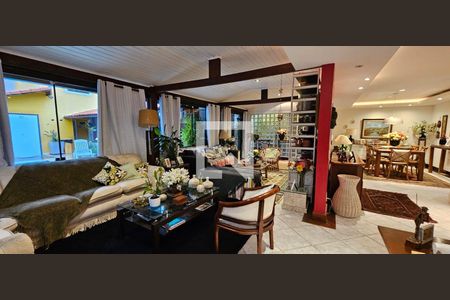 Casa à venda com 5 quartos, 400m² em Camboinhas, Niterói