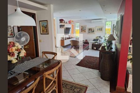 Casa à venda com 5 quartos, 400m² em Camboinhas, Niterói