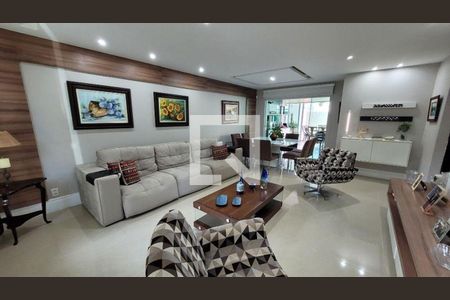 Casa à venda com 4 quartos, 239m² em Camboinhas, Niterói