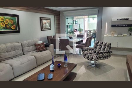 Casa à venda com 4 quartos, 239m² em Camboinhas, Niterói