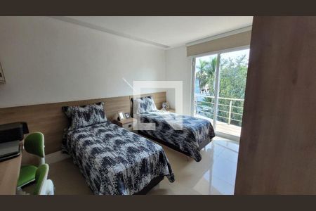 Casa à venda com 4 quartos, 239m² em Camboinhas, Niterói