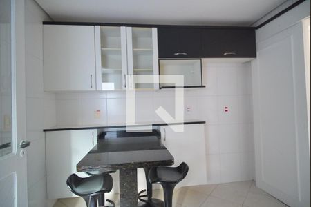 Cozinha de apartamento à venda com 3 quartos, 164m² em Jardim Lindóia, Porto Alegre