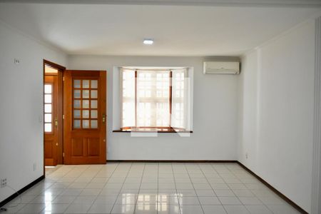 Sala de casa à venda com 3 quartos, 140m² em Planalto Paulista, São Paulo