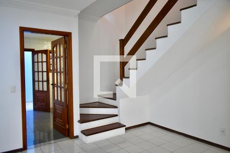 Escada de casa à venda com 3 quartos, 140m² em Planalto Paulista, São Paulo