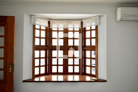 Sala de casa à venda com 3 quartos, 140m² em Planalto Paulista, São Paulo