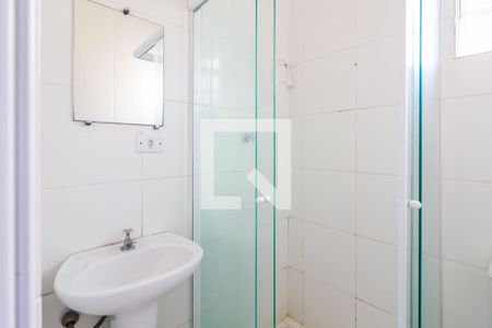 Banheiro de kitnet/studio para alugar com 1 quarto, 13m² em Conjunto Residencial Butanta, São Paulo