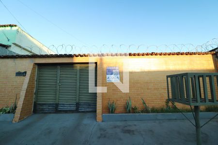 Fachada Plaquinha de casa para alugar com 4 quartos, 299m² em Marta Helena, Uberlândia