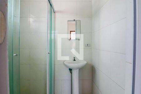 Banheiro de kitnet/studio para alugar com 1 quarto, 13m² em Conjunto Residencial Butanta, São Paulo