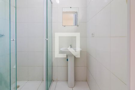 Banheiro de kitnet/studio para alugar com 1 quarto, 13m² em Conjunto Residencial Butanta, São Paulo