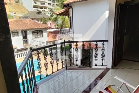 Varanda da Suíte 3 de casa de condomínio para alugar com 5 quartos, 722m² em Taquara, Rio de Janeiro